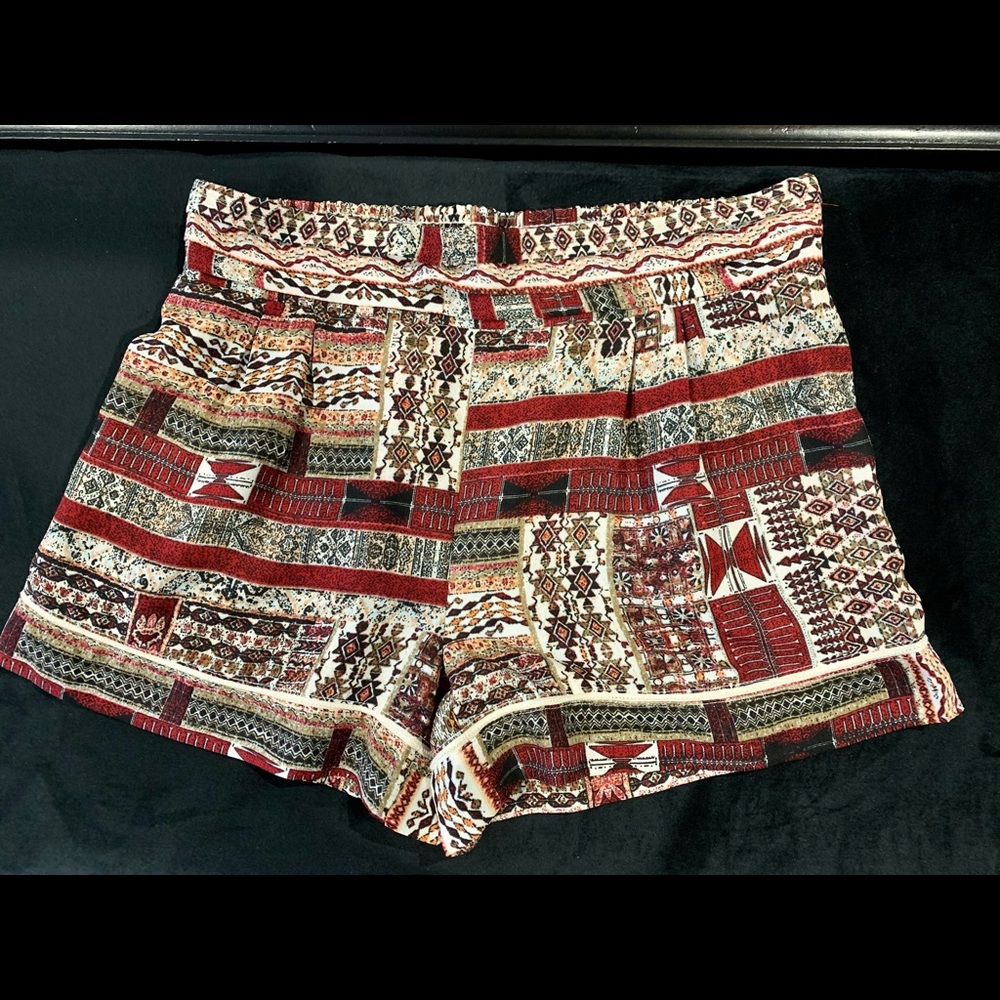 Bishop + Young Southwest Desert Print Pleated Shorts, Women’s M